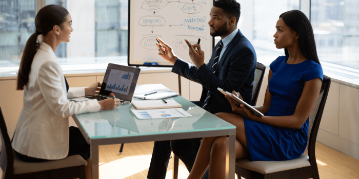 Marketing digital et IA : 3 métiers d’avenir et les compétences pour y accéder en 2026