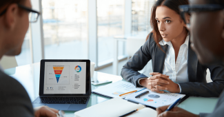 AI Overviews, LLM, « collapse du funnel » : comment l’IA rebat les cartes du marketing