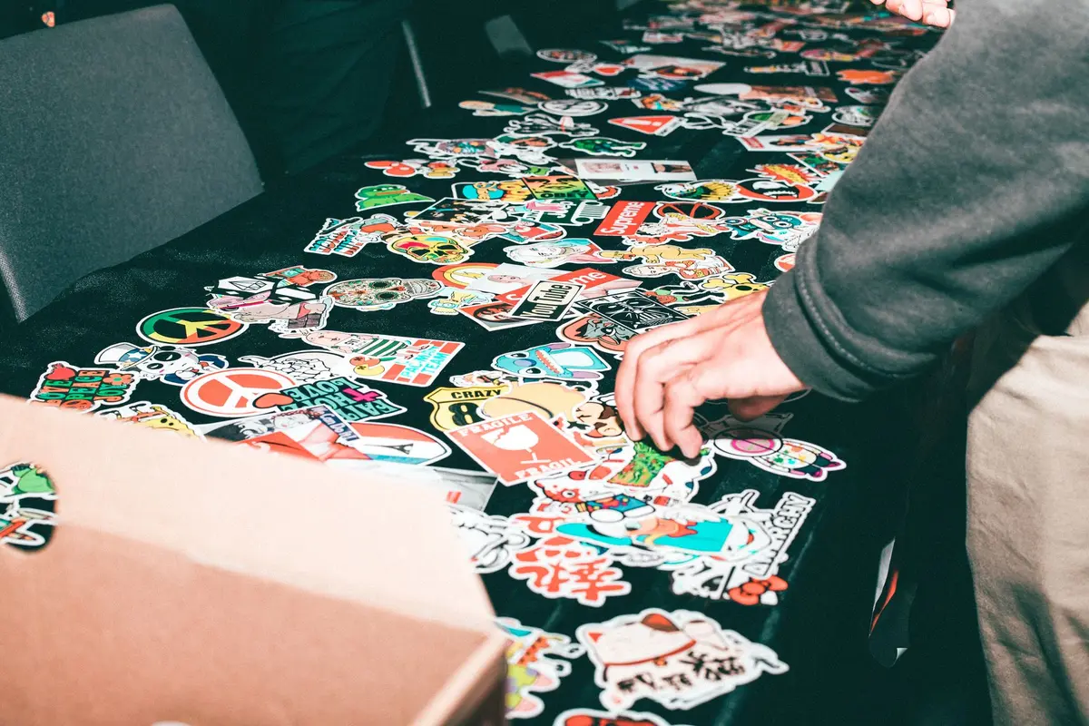 Pack de stickers thématiques groupés et présentés ensemble pour la vente en ligne