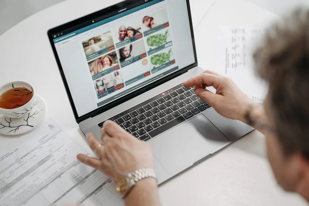 Consultation du cadastre en ligne pour obtenir les références parcellaires d'une maison abandonnée