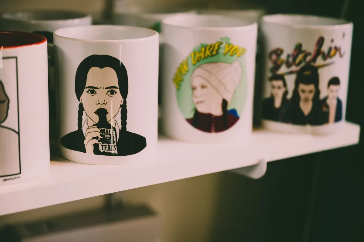 Mug en céramique avec une photo haute résolution imprimée par sublimation montrant des couleurs vives et détaillées