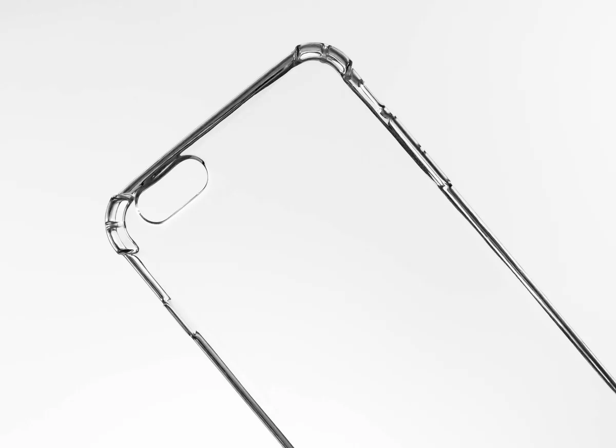Différents matériaux de coques téléphone : polycarbonate rigide, TPU souple et coque hybride