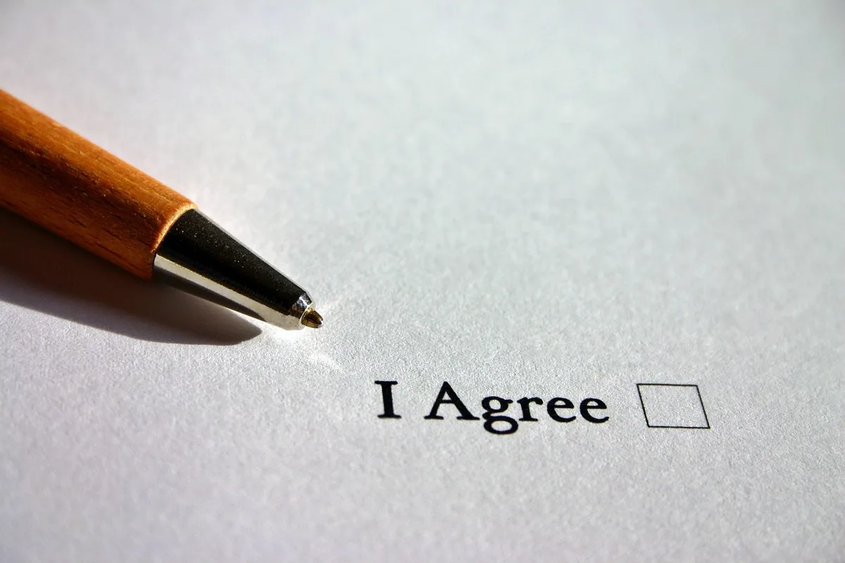 Formulaires M2 et documents administratifs pour modification d'enregistrement commercial