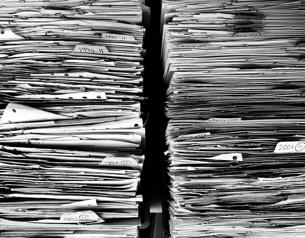 Dossier administratif de fermeture avec formalités légales et pièces requises au greffe