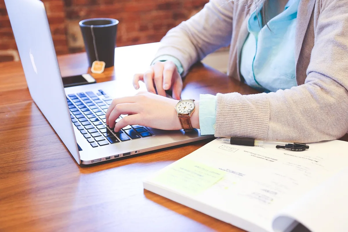 Contenu expert avec sources primaires et données vérifiables pour augmenter la crédibilité.